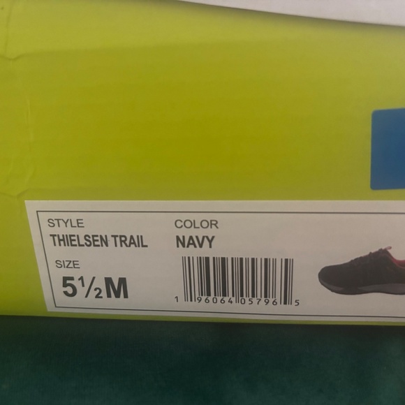 Eddie Bauer Thielsen Trail Tennis Shoes, Size 5.5 NEW - Picture 5 of 5